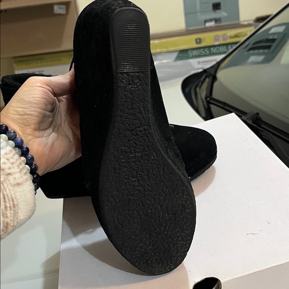 Black suede ankle boots size 8.5 - Picture 12 of 15